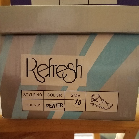 Refresh Pewter Sandals - Picture 5 of 5